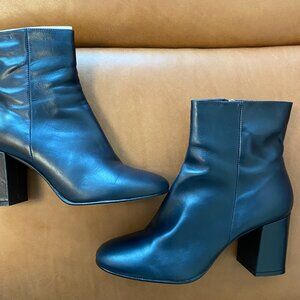 Noë Italian Leather Boots Navy Size 40